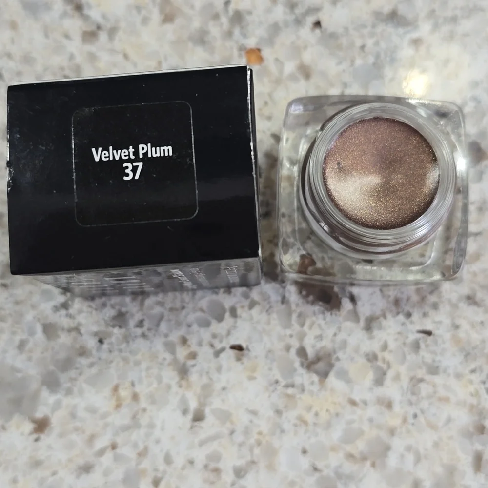 Bobbi Brown Long-Wear Cream Shadow - Velvet Plum